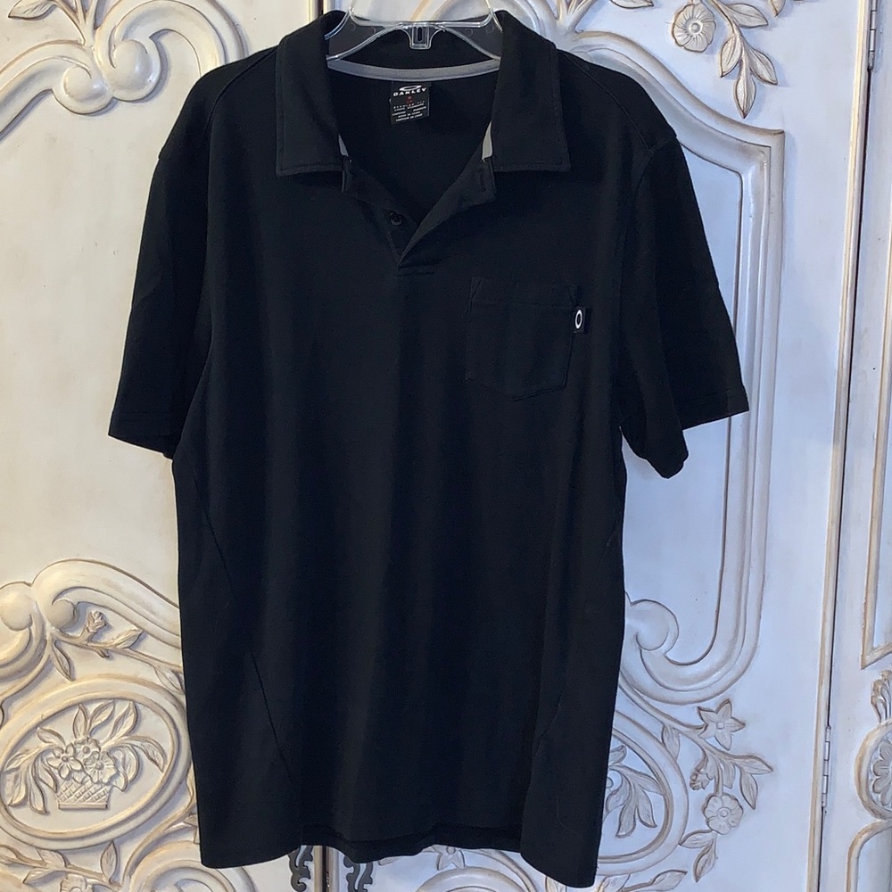 Black Oakley Polo. S.